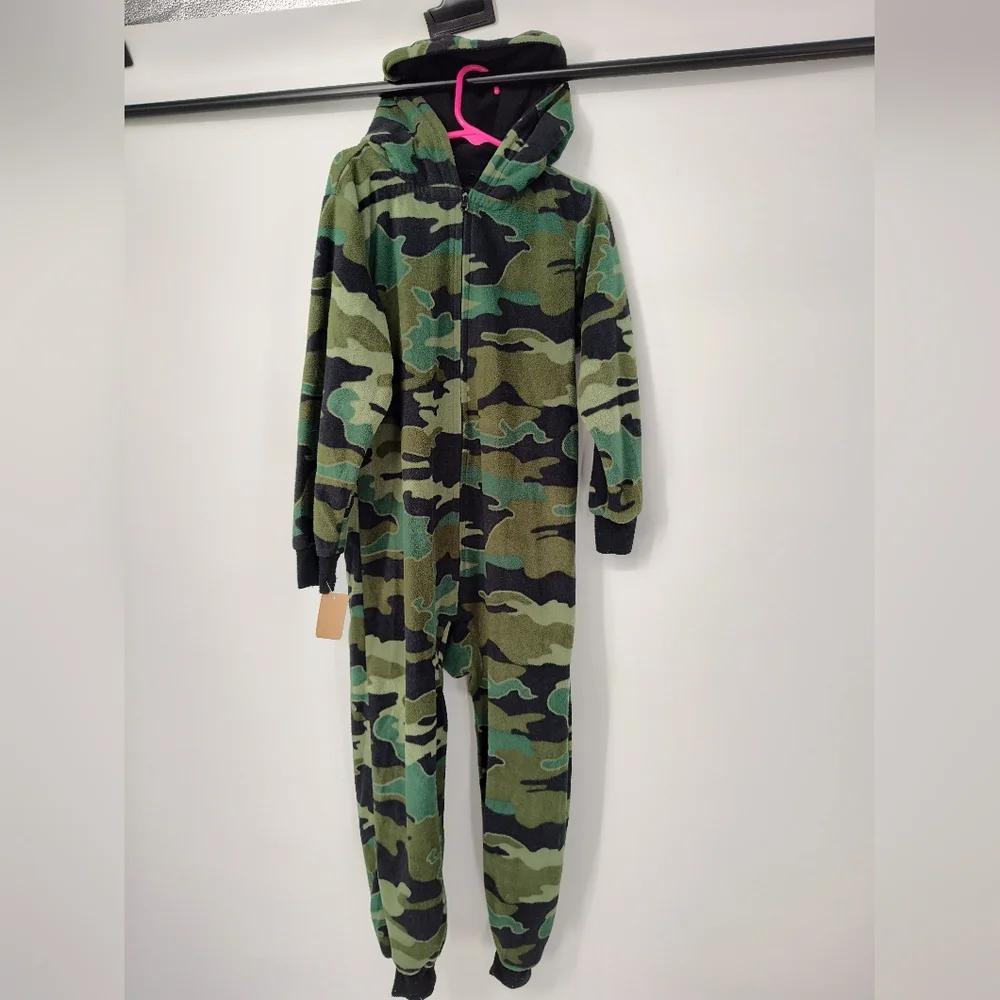The Children's Place Green Camouflage Hooded One Piece Pajamas Size Boys Small